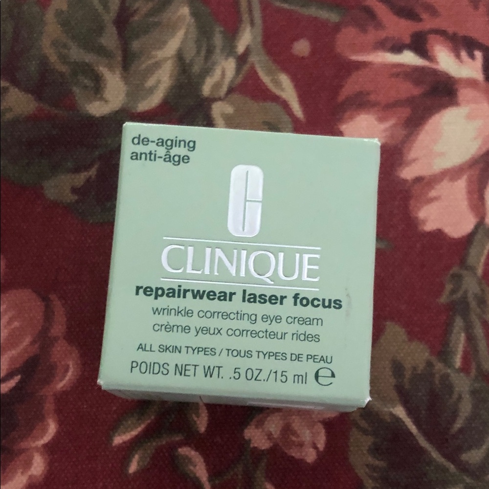 Clinique Repairwear Laser Focus Eye Cream - Light Mint Green Box